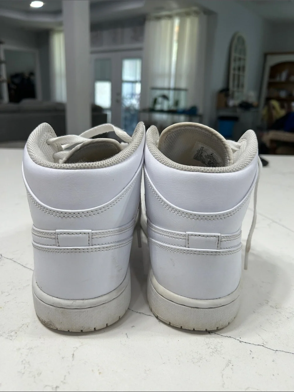 Jordan 1 White mid -Top Sneakers